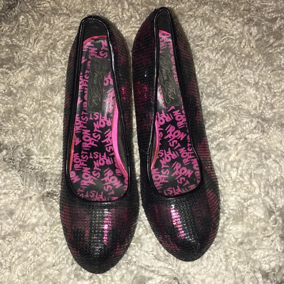 Women’s skull stilettos - Picture 2 of 4